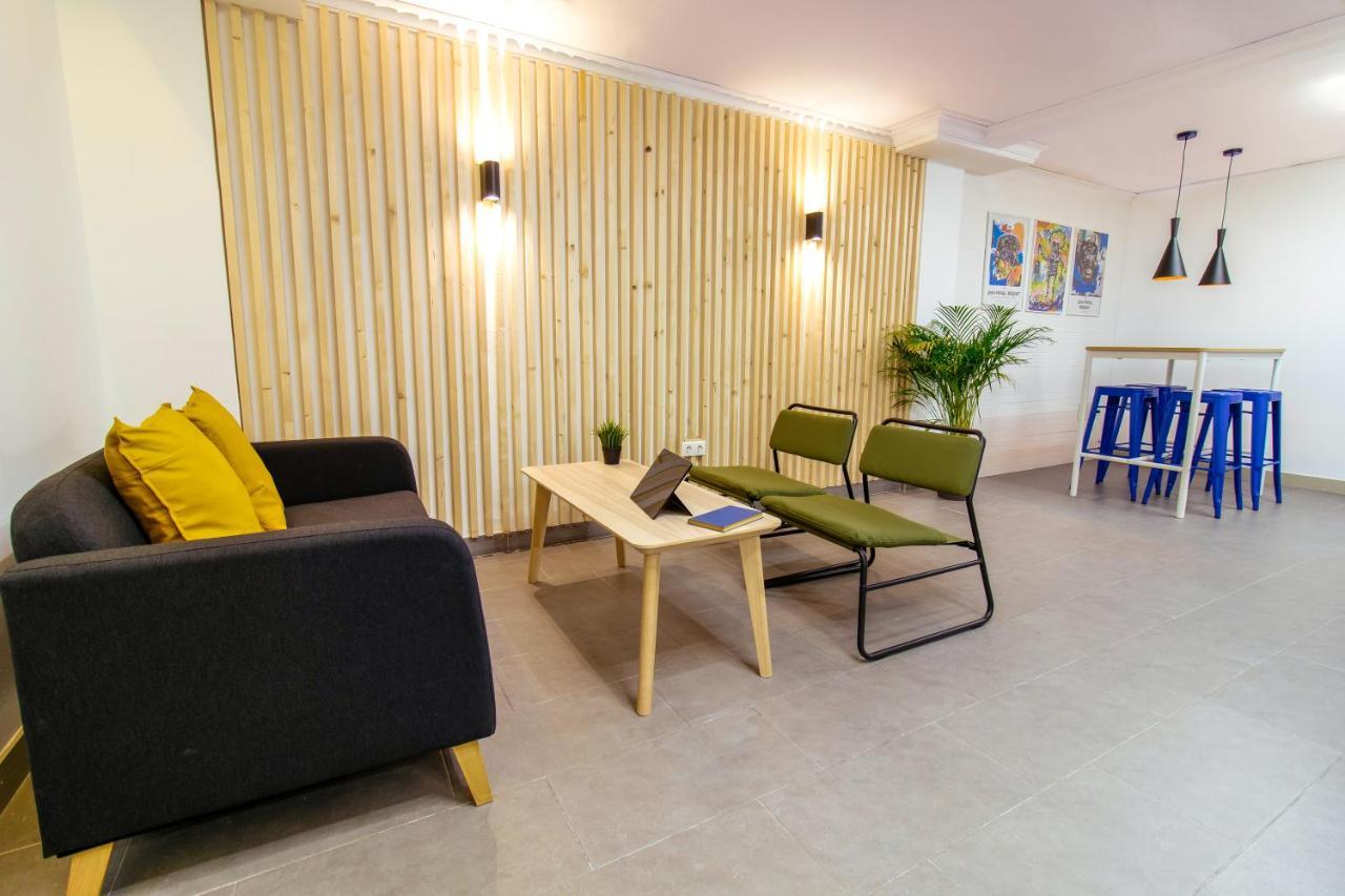 Koala Hostel Аликанте Экстерьер фото